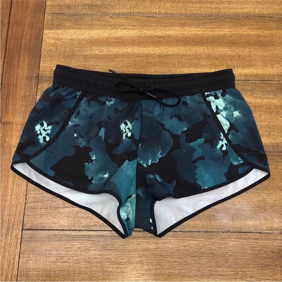 Fabletics Carrie Athletic Shorts Womens XS Green Black Drawstring Running - Picture 2 of 10